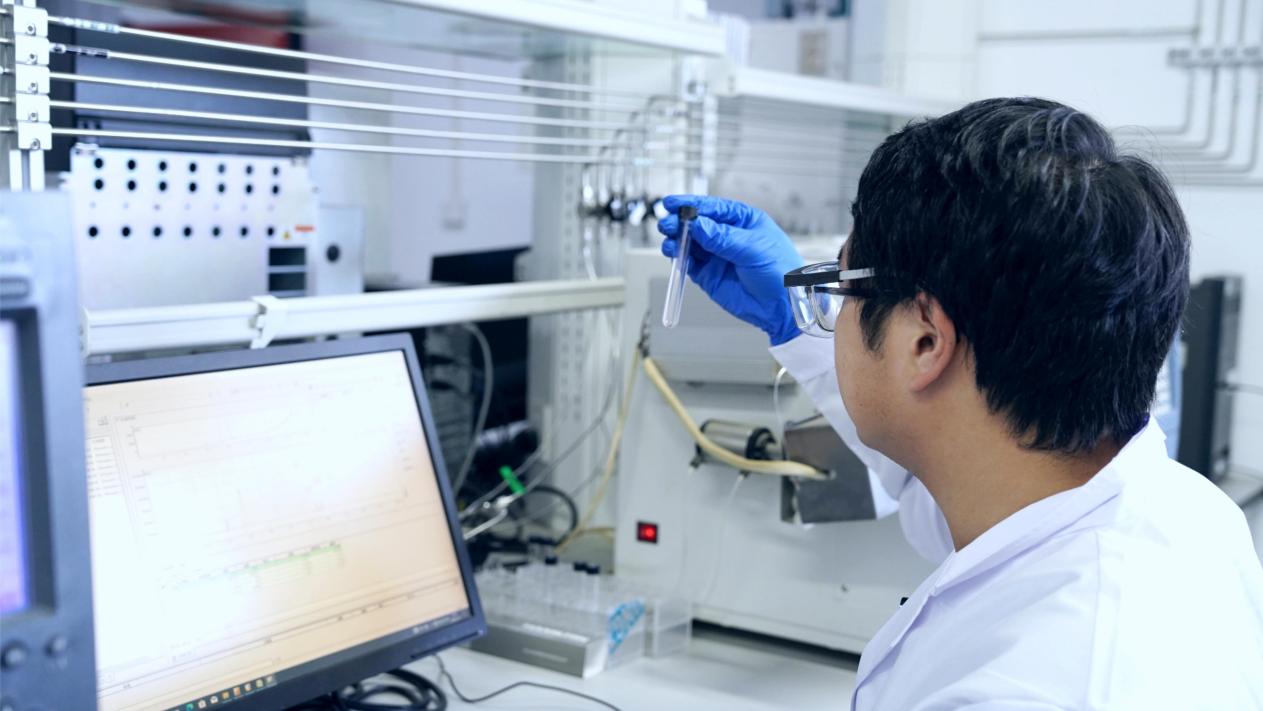 我国科学家实现常温氢气异裂,为绿色化工开辟新路径 我国科学家实现常温氢气异裂,为绿色化工开辟新路径